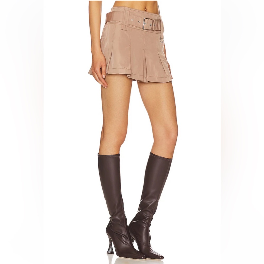 5/$15 MUST BUNDLE H:ours x Revolve Ariella Mini Skirt in Khaki Brown - Picture 3 of 8